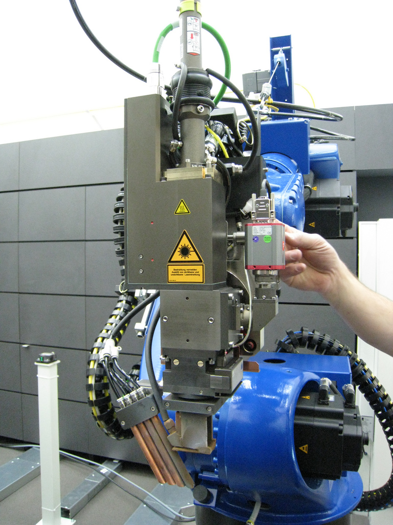 Nd:YAG laser equipment used for capsulotomy procedures.