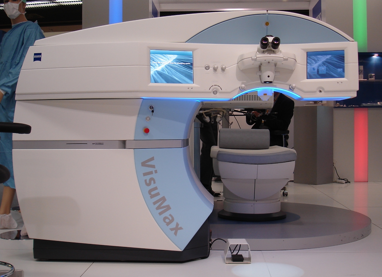 Zeiss VisuMax femtosecond laser system used for SMILE