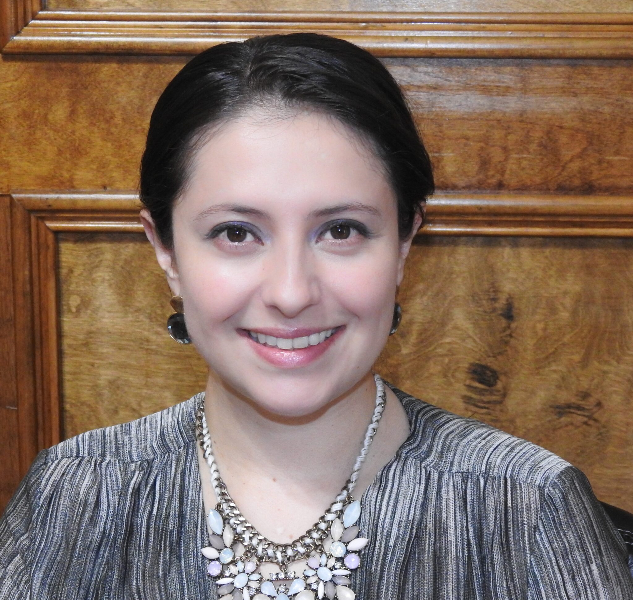 Dr. Diana Salazar Vega