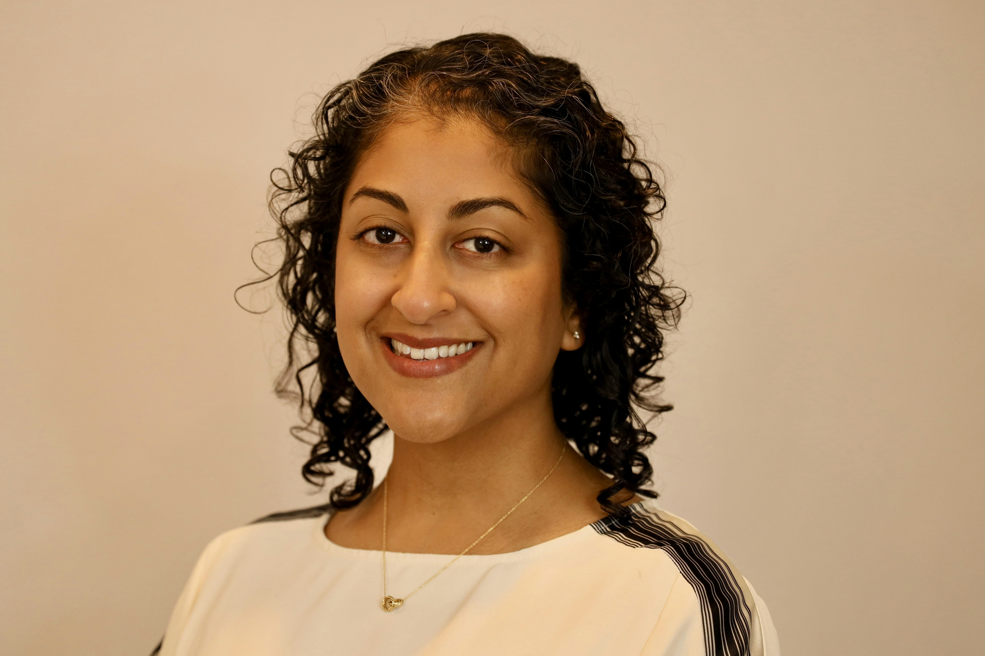 Dr. Neha Kumar | Comprehensive Ophthalmologist | Newark, DE